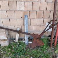 Antico aratro per buoi