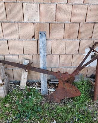 Antico aratro per buoi