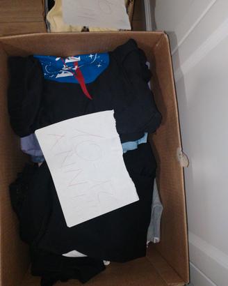 Scatola abbigliamento bimba 10/12 anni