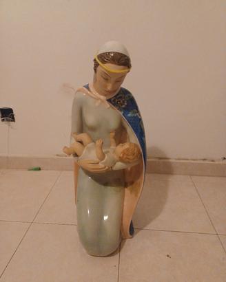 Statua , Madonna .