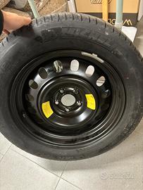 Pneumatico per auto, marca Michelin 225/55 R17