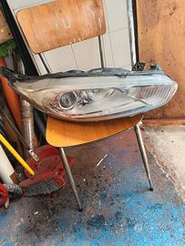 fanale anteriore ford fiesta 