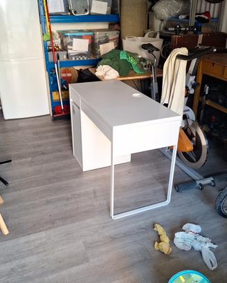 Scrivania Ikea Micke 