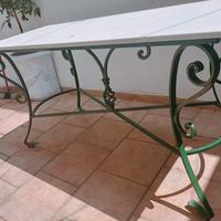tavolo in ferro battuto e marmo stile liberty