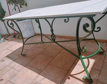 tavolo in ferro battuto e marmo stile liberty