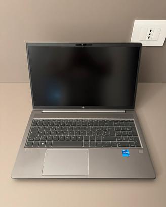 HP ZBOOK POWER G10 WORKSTATION PORTATILE