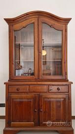 Credenza con vetrina in stile classico