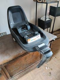 Ovetto bebeconfort usato con base isofix
