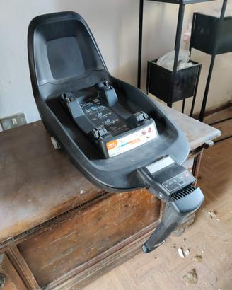 Ovetto bebeconfort usato con base isofix