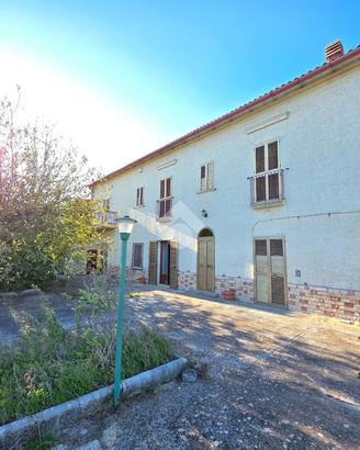 CASA INDIPENDENTE A AMOROSI