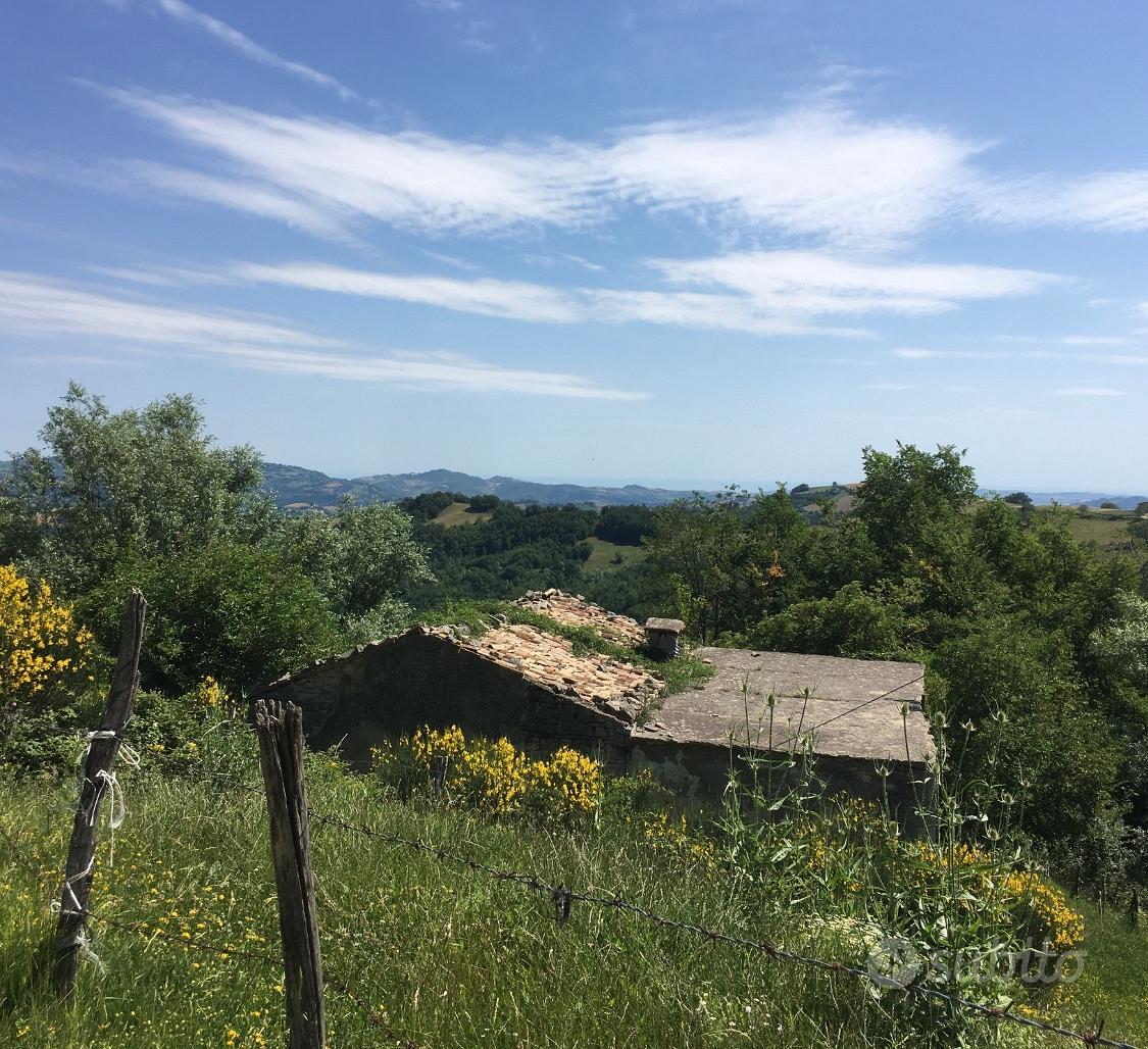 Rustico in pietra e 5 ettari di terreno - Vista 3
