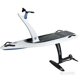 Tavola elettrica con il foil the hydroflyer