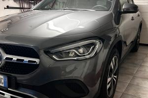 Mercedes-benz GLA 200D 4 matic