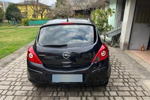 Opel corsa nera