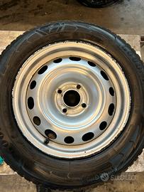 4 cerchioni in ferro con gomme invernali usate