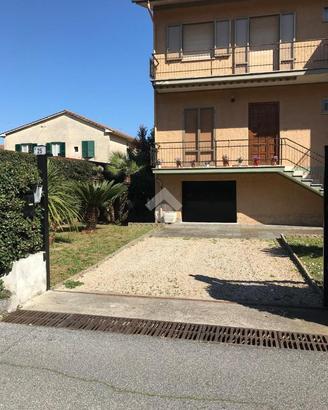 PORZIONE DI TRIFAMILIARE A ANGUILLARA SABAZIA