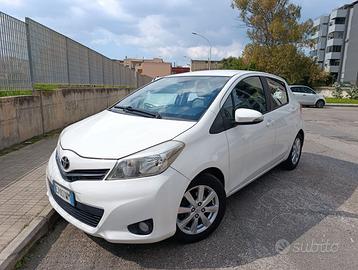 Toyota yaris 1.3 Benzina 5 porte Lounge 3a serie