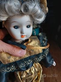 Bambola vintage da collezione in porcellana