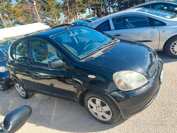 Toyota Yaris 1.0i 16V cat 5 porte