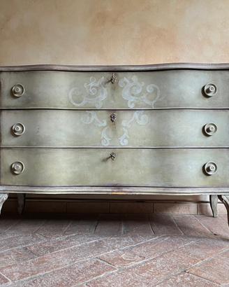 Cassettiera antica in stile francese – restaurata