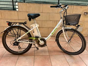 Bici con pedalata assisitita