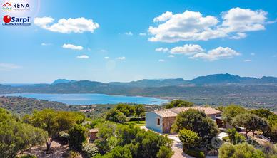 Villa con dependance e vista mare - Olbia