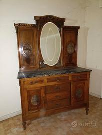 Credenza d'antiquariato 