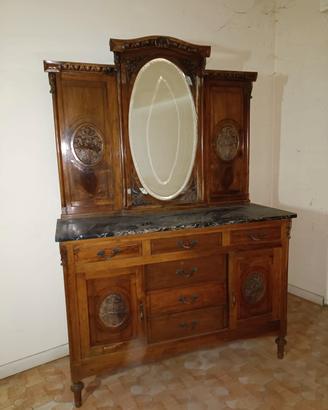 Credenza d'antiquariato 