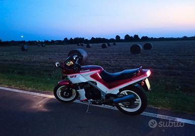 Kawasaki GPZ 500 S Un classico senza tempo,