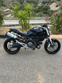 Ducati monster 696