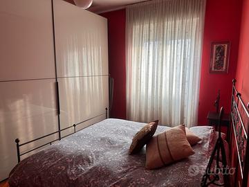 Mobili camera da letto_armadio e comò