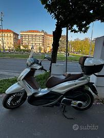 Beverly 300