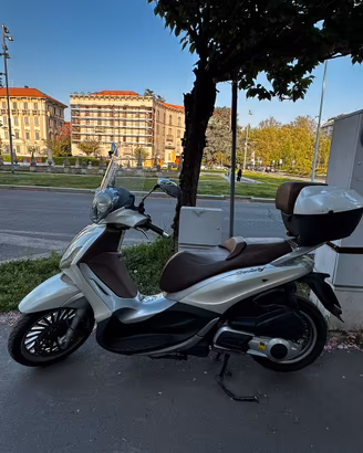 Beverly 300