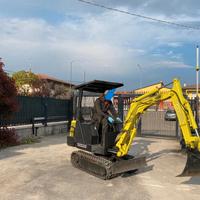 E139 Mini escavatore 17 q Yanmar B17