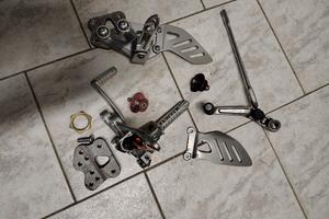 pedane moto Suzuki GSXR K8