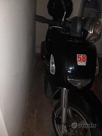 scoter aprilia scarabeo