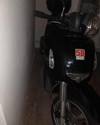 scoter aprilia scarabeo