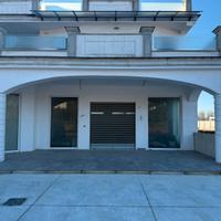 Locale Commerciale 150 mq con parcheggio