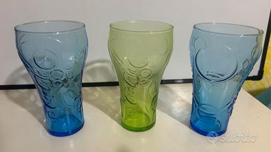 Set di tre bicchieri colorati Coca Cola