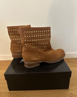 Stivaletti camoscio con strass 40