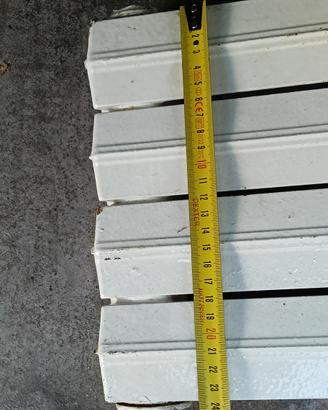 Radiatore in ghisa bianco 4 elementi a 2 colonne