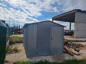 Baracca in lamiera zincata