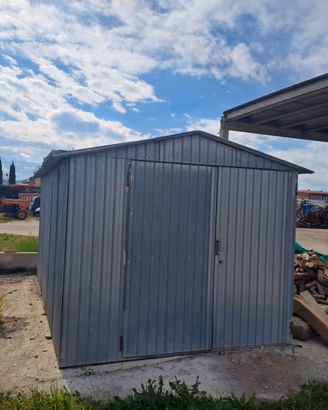 Baracca in lamiera zincata