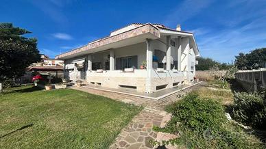 VILLA SINGOLA A LADISPOLI