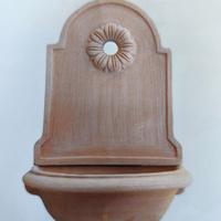 fontana in terracotta a muro
