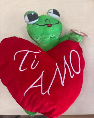 Peluche Rana con cuore