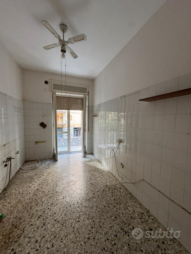 Appartamento via Luigi Guercio - Vista 4