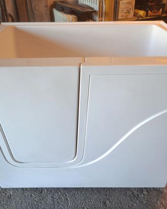 Vasca da bagno con sportello