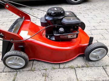 Tagliaerba taglia erba a motore Briggs & Stratton