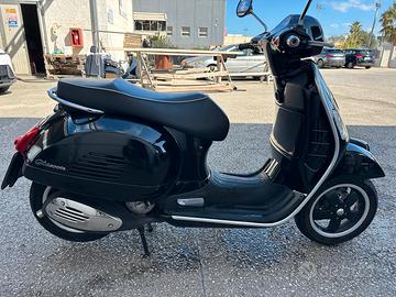 Piaggio Vespa 300 GTS - 2014